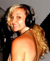 Heatherinstudio.jpg (7876 bytes)